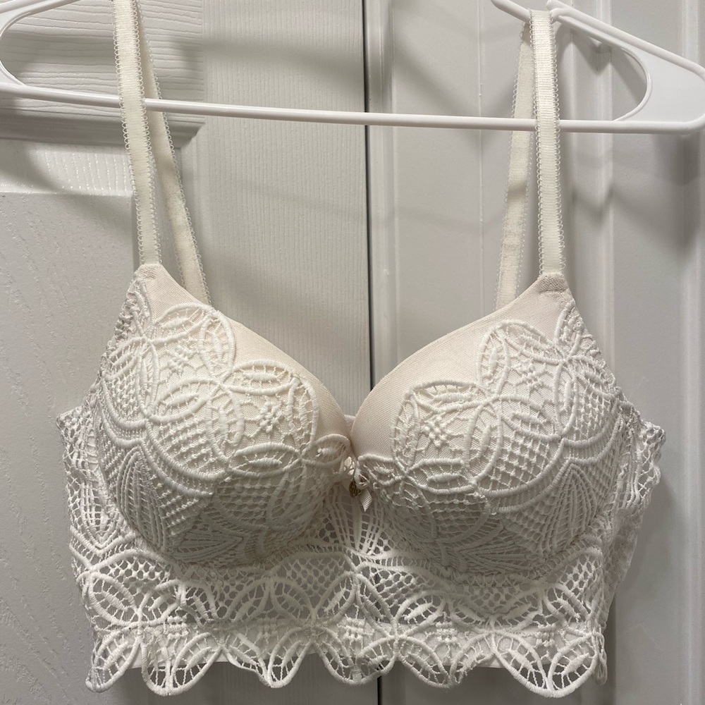 White Lace Daisy Fuentes Padded Bra